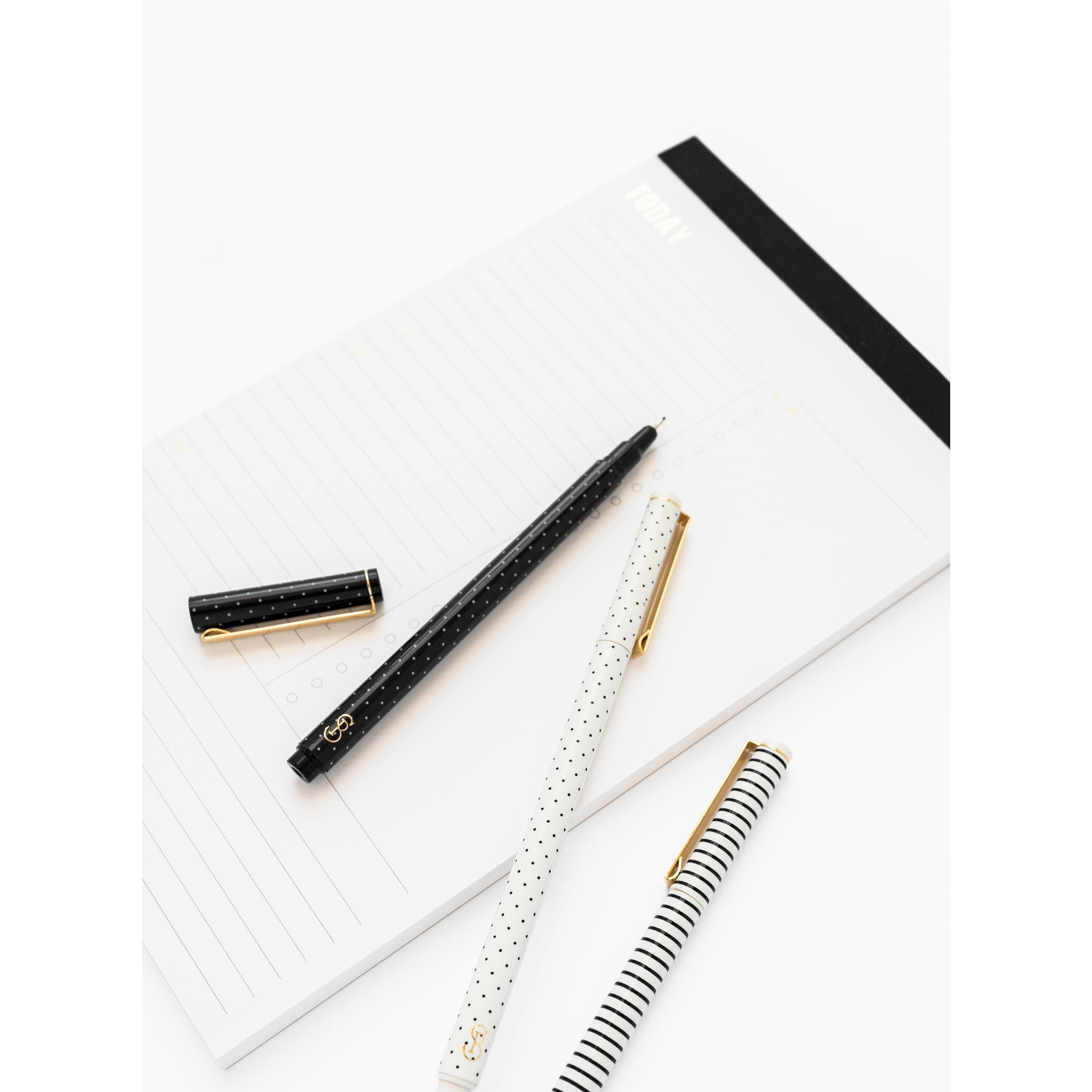 White Pindot Felt Pen