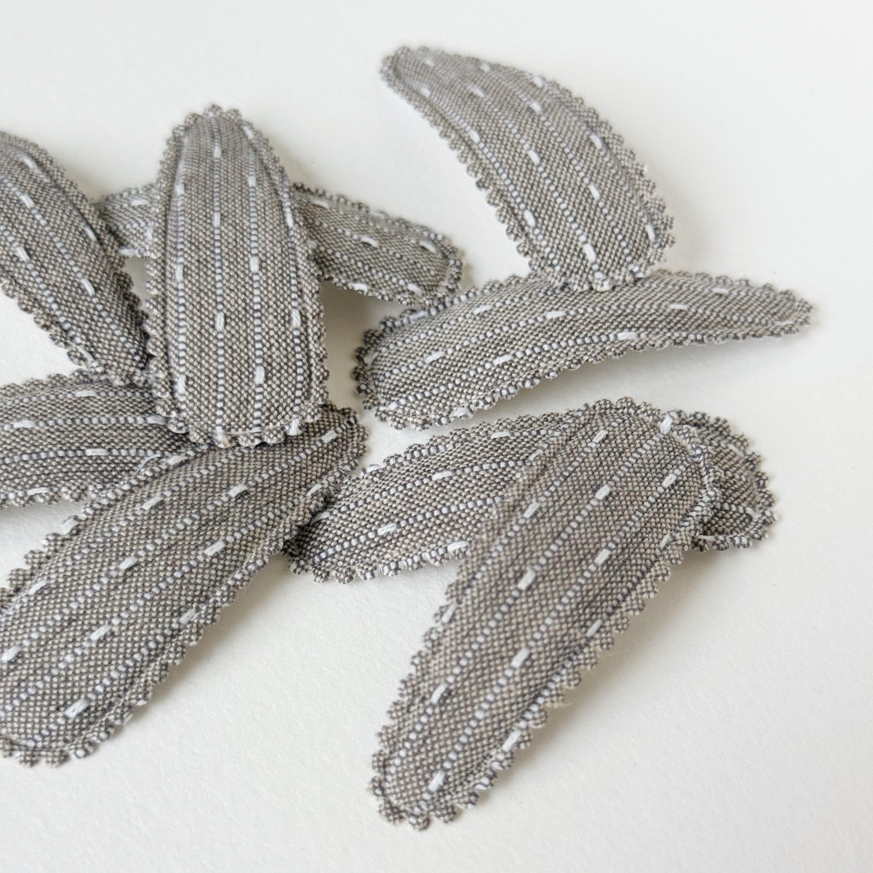 Gray Embroidered Scalloped Edge Hair Clips